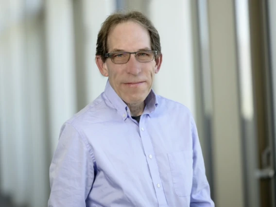 Portrait of Steve Benowitz