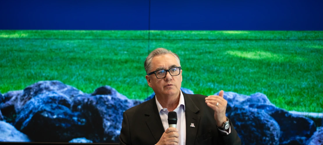 Tomás Diaz de la Rubia speaking at the AZ Healthcare Delegation.