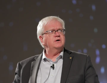Portrait of Prof. Brian P. Schmidt